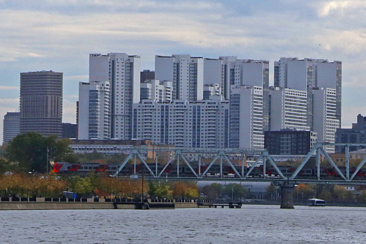 Подмосковные новостройки премиум-класса стоят в три раза дешевле московских