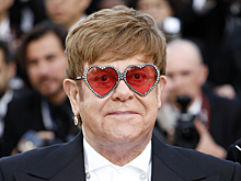 Элтон Джон впервые рассказал о борьбе с раком