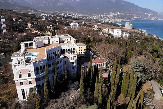 На имуществе украинских олигархов Крым заработал 800 миллионов рублей