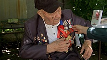 Ветеранам вручили медали в честь 80-летия танкового сражения под Прохоровкой