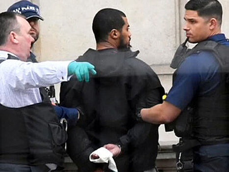 В Британии продлили срок ареста террористу, задержанному с ножами
