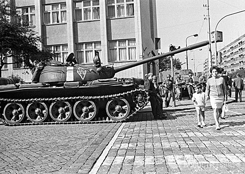 Berlingske (Дания): Уффе Эллеман о «Пражской весне» в 1968 году: Я видел своими глазами, как Советы уничтожили радость и оптимизм