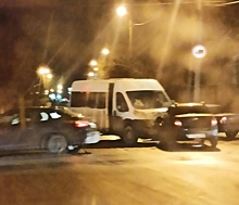 В Сызрани произошло лобовое столкновение микроавтобуса и легковушки
