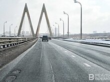 Видеоопрос: "Почему в Казани каждую весну вместе со снегом "тают" и дороги?"