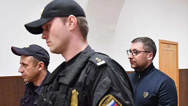 Суд продлил арест еще одного крымского экс-чиновника по делу о взятке