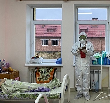В Калининградской области впервые причастили пациентов из «красной зоны»
