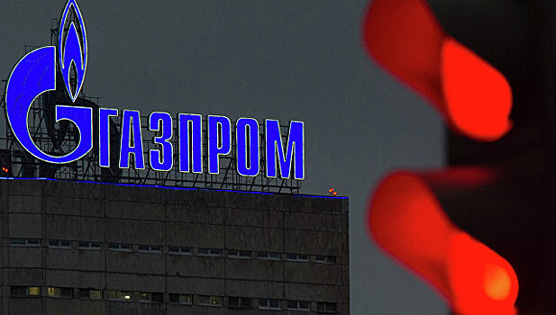 Акции "Газпрома" падают более чем на 2%