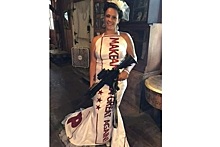 Американская невеста-республиканка выбрала свадебное платье в честь Трампа