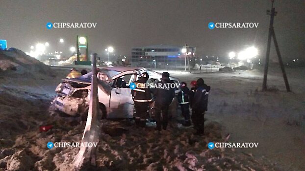 В аварии под Саратовом ночью разбились трое