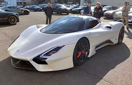 SSC Tuatara выглядит как космический корабль в видео