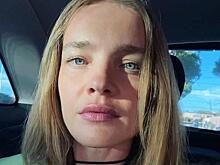 Красотки в Испании: Водянова предстала с дочкой в полосатых купальниках Dior на отдыхе