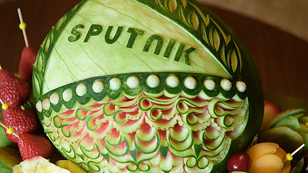 Арбузный Sputnik: что можно сделать ножом и руками из еды