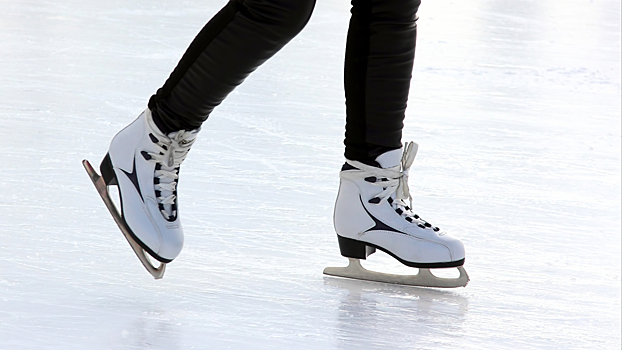 Почему лёд скользкий?