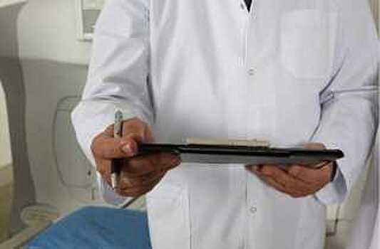 Сложная операция: в Батайске мужчине заменили сломанный шейный позвонок металлическим имплантом