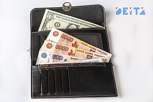 Россияне начали массово менять валюту