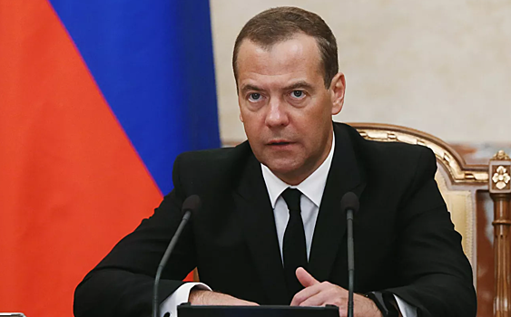 «Следите за своей речью, господа!» Медведев осадил французского министра