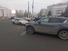 При столкновении автомобилей в Саратове пострадали дети 3-х и 7-ми лет