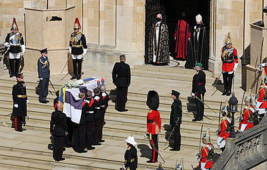 Принца Филипа похоронили в часовне Святого Георгия в Виндзоре