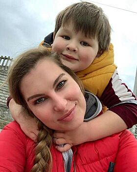 Экс-жена Марата Башарова показала, как подросший сын радуется осени
