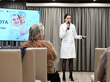 Врачи начали цикл встреч в рамках "Школы здоровья" в центрах московского долголетия