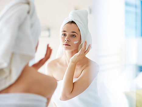 Почему вам срочно надо поменять свой крем для лица