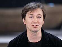 «Ждем-с третьего»: Безруков показал беременную жену с детьми
