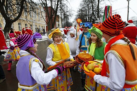 Власти: в Ярославль туристы едут ради праздников и еды