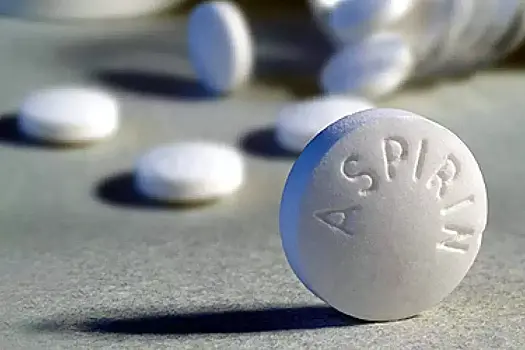 Почему людям старше 60 лет опасно принимать аспирин ежедневно