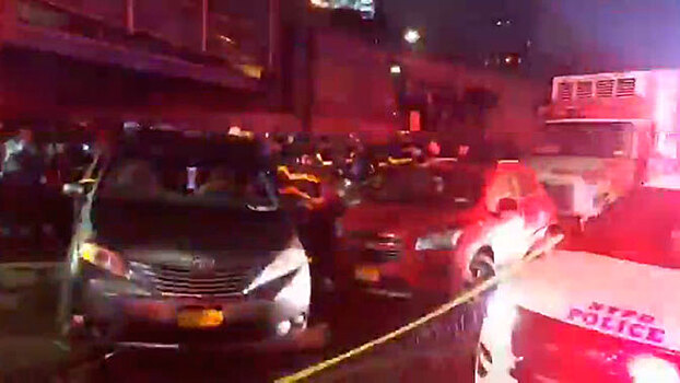 Машина протаранила толпу пешеходов в центре Нью-Йорка