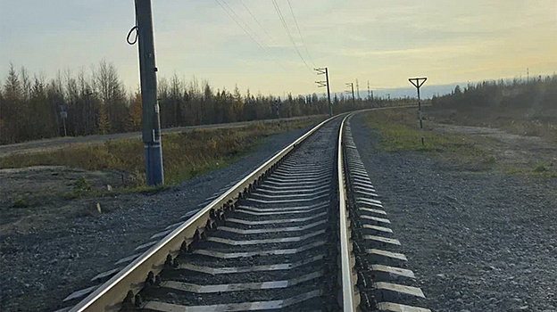 Свердловская железная дорога обновляет пути