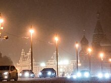В ГИБДД призвали водителей соблюдать осторожность на дорогах Москвы в связи со снегопадом