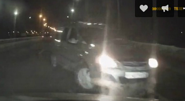 В Ярославле ищут машину с наклейкой «Мурманск», удравшую с места ДТП