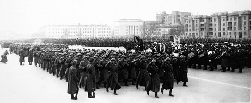 Марш к Великой Победе: куйбышевский парад показал мощь Красной Армии