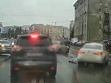 В Петербурге 68-летнюю пенсионерку дважды переехали на дороге