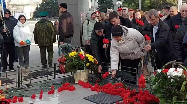 Жители района возложили цветы в память об освободителях выселковской земли (видео)