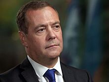 Ким Чен Ын попросил Медведева передать привет Путину