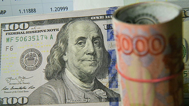 Аналитик разъяснил новые правила покупки валюты