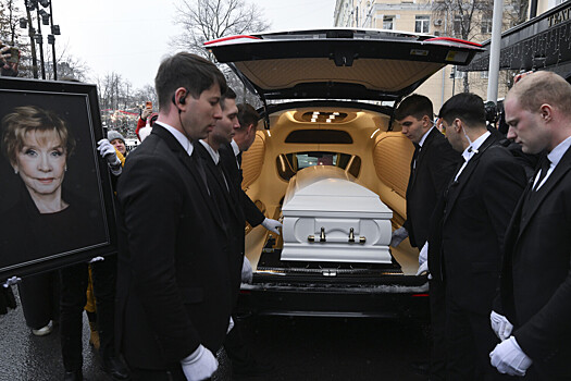 Стало известно о состоянии могилы Веры Алентовой