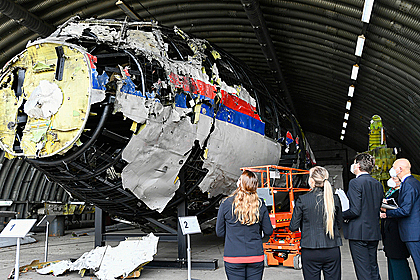 Суд перенес решение по компенсациям жертвам катастрофы MH17