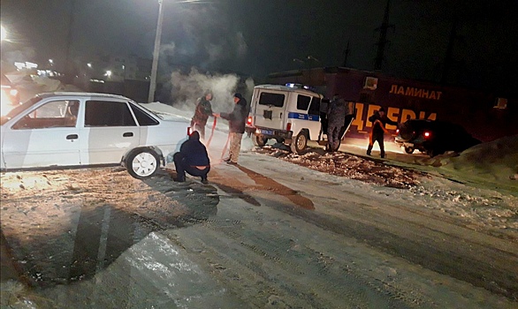 Росгвардейцы помогли автомобилисту в Бузулуке выбраться из снежного плена