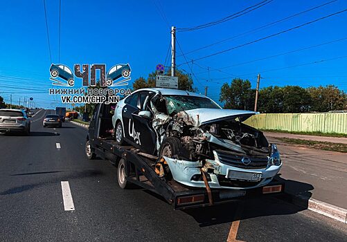 Такси столкнулось с автобусом в Автозаводском районе (ФОТО)