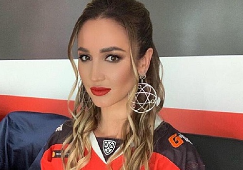 Бузова объяснила свою любовь к омскому "Авангарду"