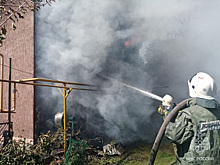 Пожар у торгового центра в Семикаракорске локализовали на площади 890 кв. м