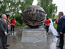 В Северной Осетии отдали дань героизму работавших в пандемию медиков, установив им памятник
