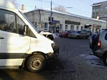В центре Оренбург в ДТП с пассажирским автобусом пострадали два человека