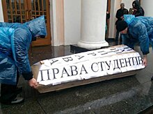 Рассказы об уровне жизни в ДНР "ранили" золотую молодежь Украины