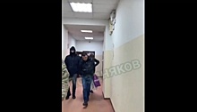 Отправивший в нокаут посетительницу директор нижегородского кафе взят под арест