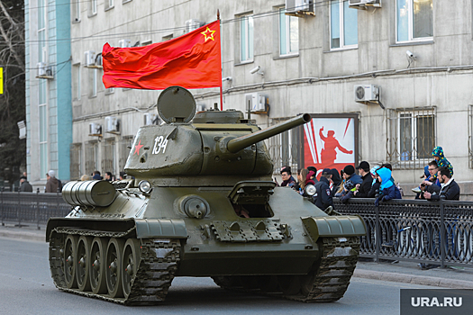 По Челябинску проедет военная техника