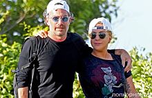 Фото: Леди Гага на прогулке с новым бойфрендом