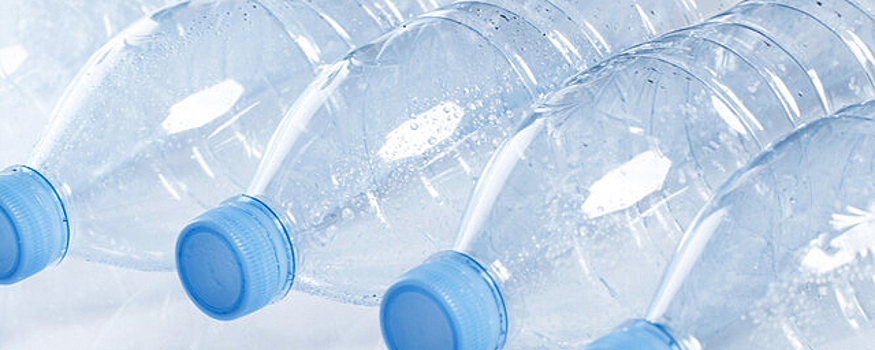 Иммунолог Перова призвала не использовать пластиковые бутылки для питьевой воды
